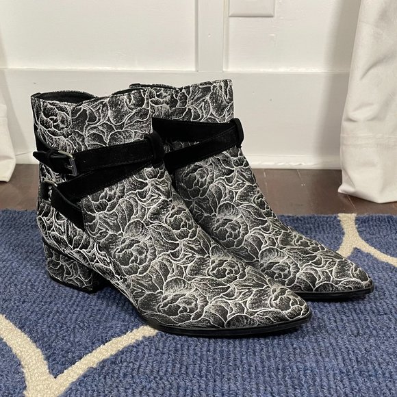 Jeffrey Campbell Shoes - Jeffrey Campbell Zacarius Bootie Boots Black and White Floral Pattern Size 8